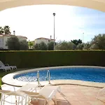Coastal With Wellness Вилла *