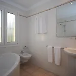 Coastal With Wellness Вилла *